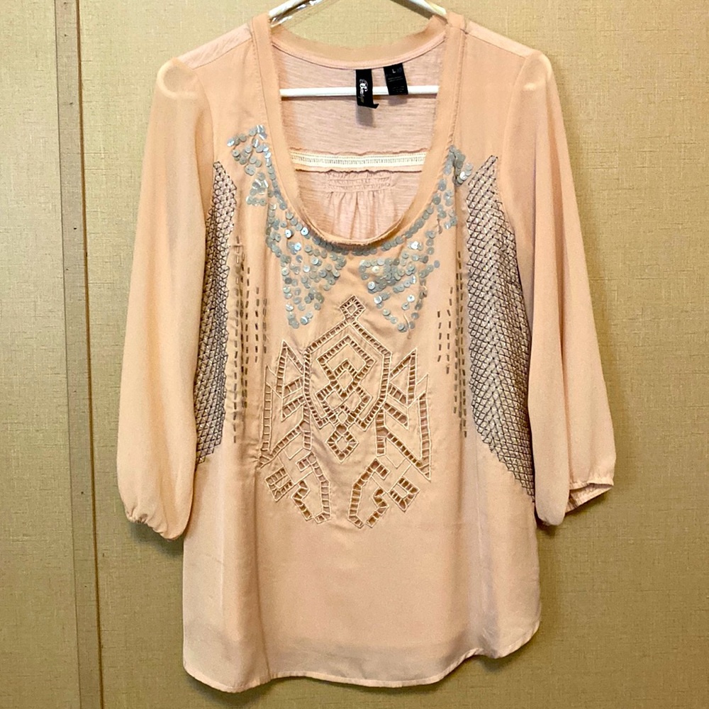 Boutique blouse. Peach/Mauve with silver sequins and threading. Size L.
